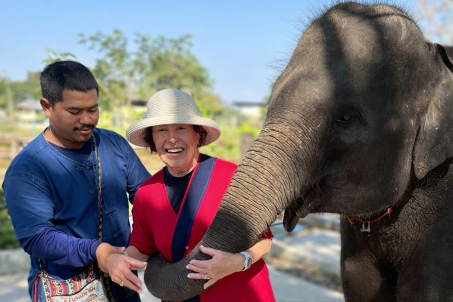 Bewohnerin bei einem begleiteten Ausflug in Thailand